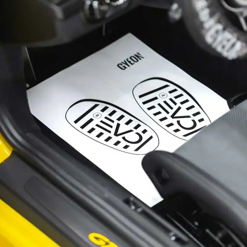 Doprodej | Jednorázové papírové autokoberečky Gyeon FloorMat (25 ks)