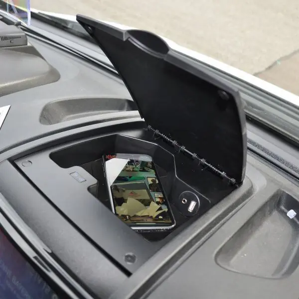 Přídavná přihrádka s bezdrátovou nabíječkou CARica pro palubní desku Fiat Ducato | Bezpečný nákup